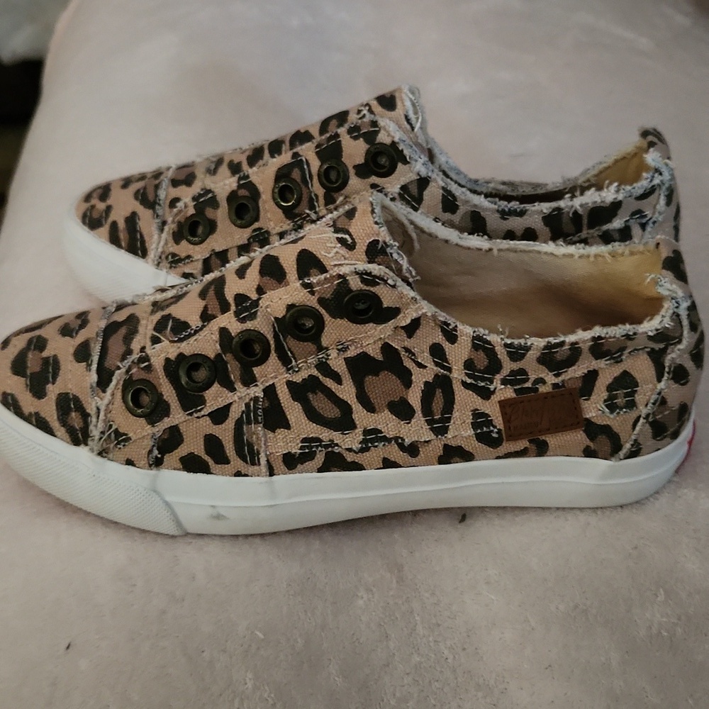 NWOT! Blowfish Tennis Shoes Leopard